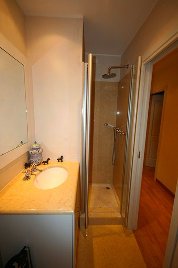 Top_bagno_pavim._rivestim._piatto_doccia_in_Giallo_Atlantide